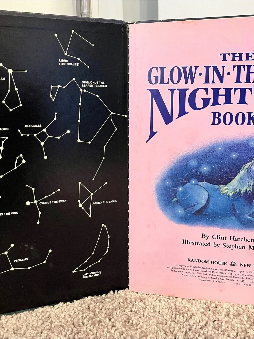 Vintage 1988 The Glow-in-the-Dark Night Sky Book Clint Hatchett Hardcover